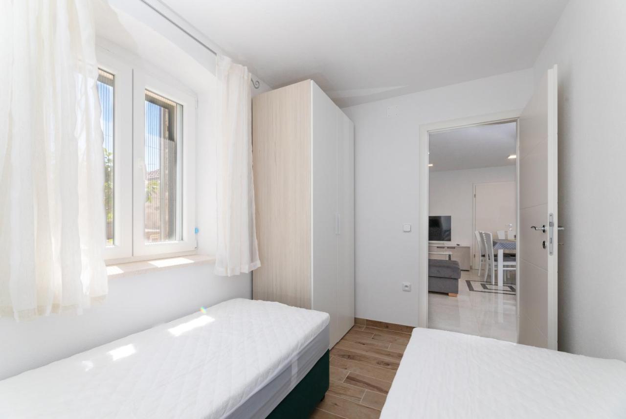 Apartmani Canaki Супетар Экстерьер фото