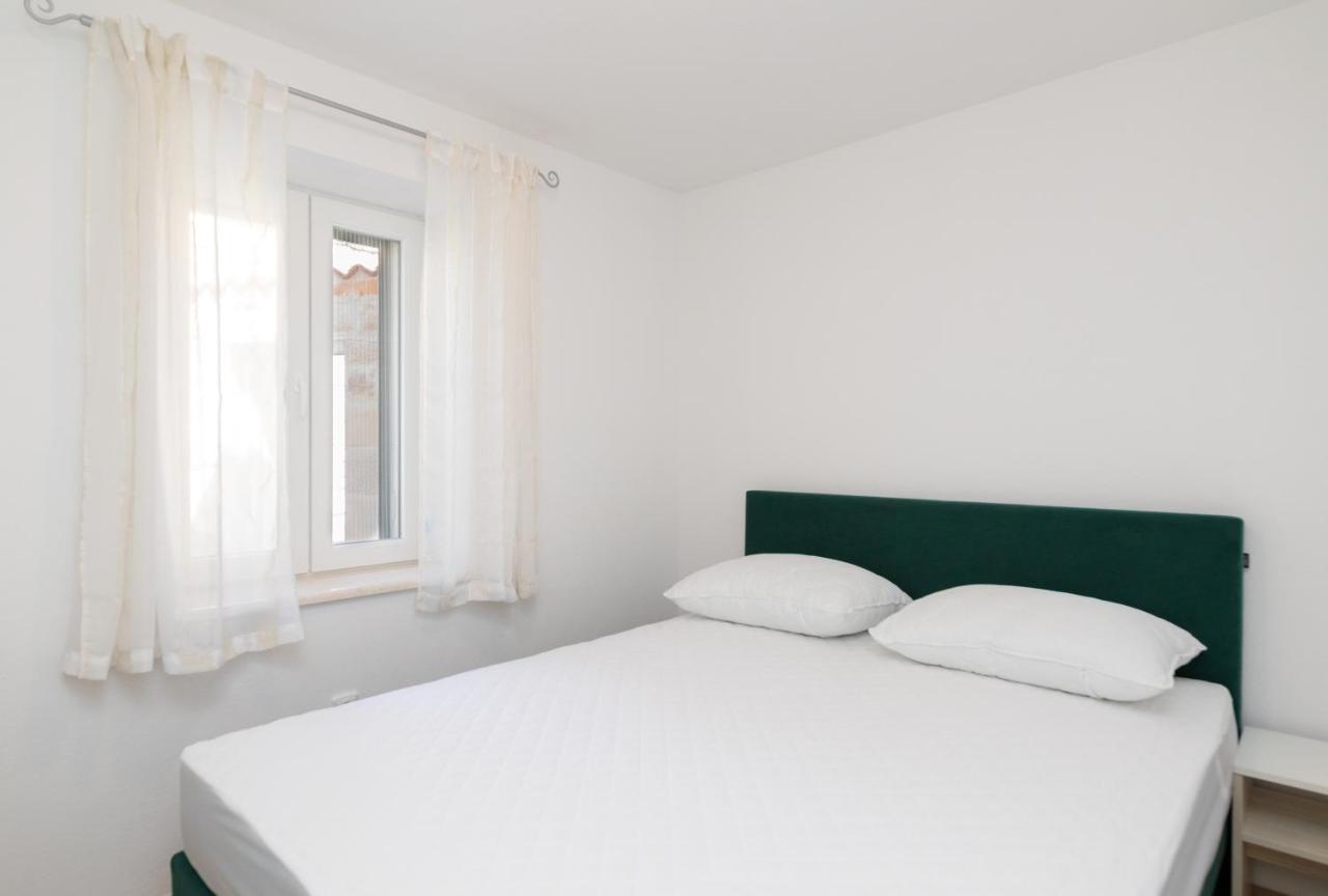 Apartmani Canaki Супетар Экстерьер фото