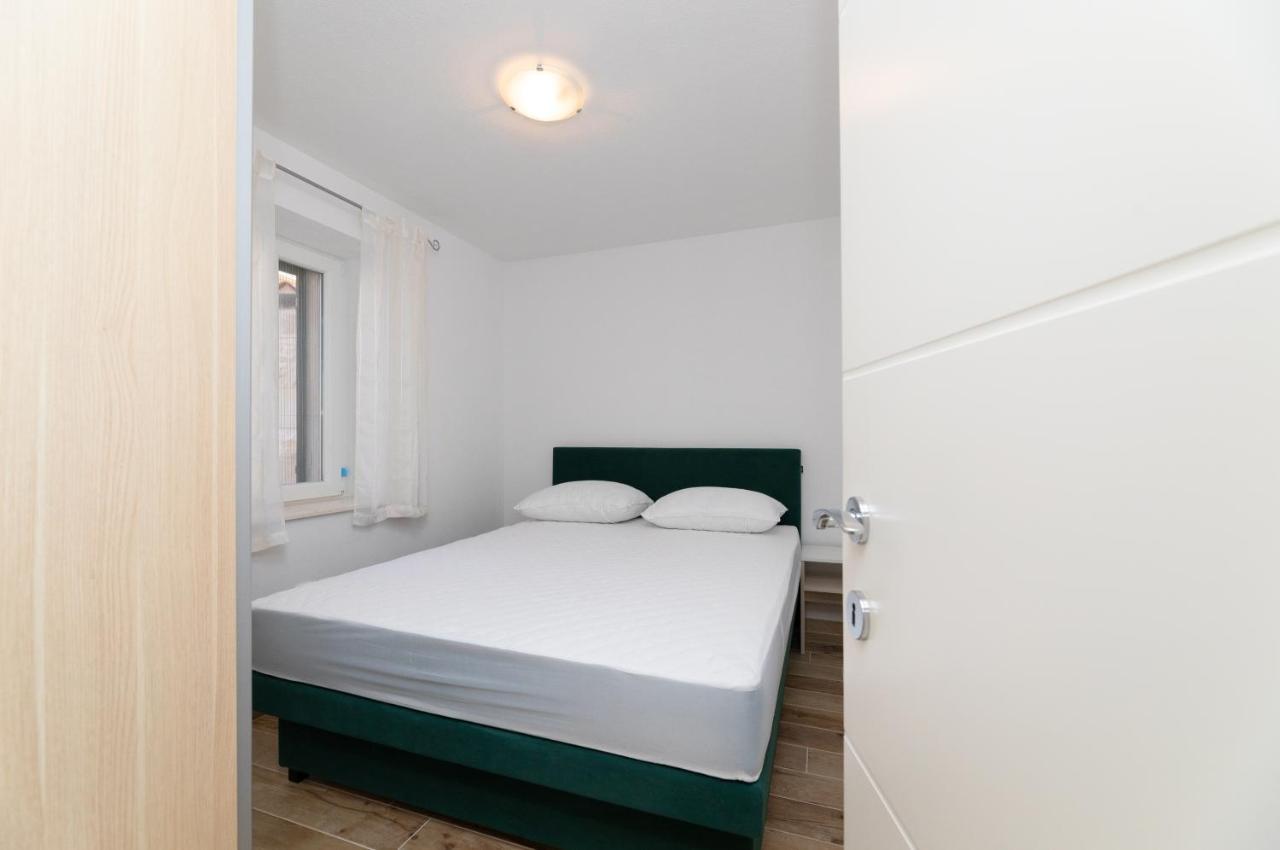 Apartmani Canaki Супетар Экстерьер фото