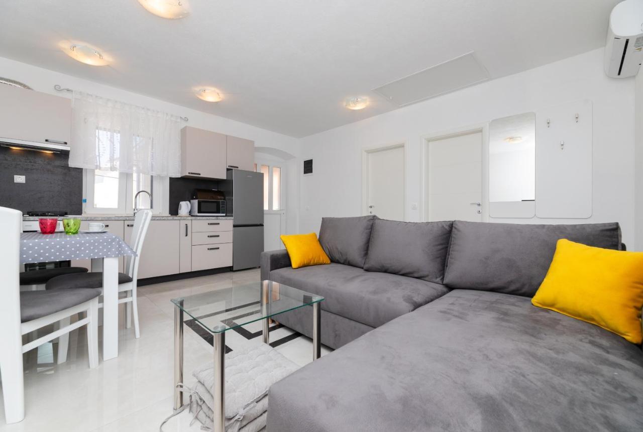 Apartmani Canaki Супетар Экстерьер фото
